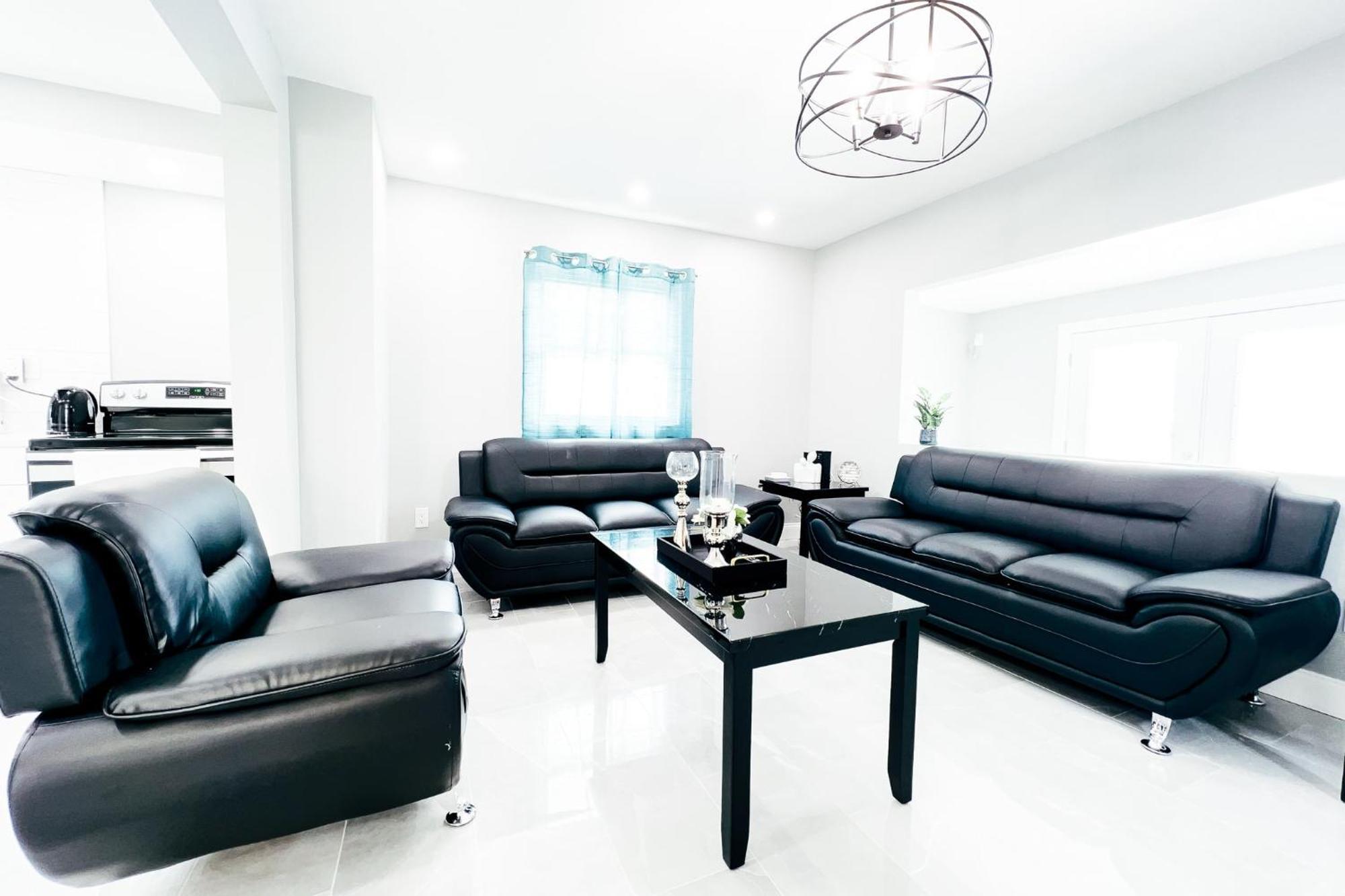 2 Homes, 1 Stay-7Br Niagara Falls Compound Экстерьер фото