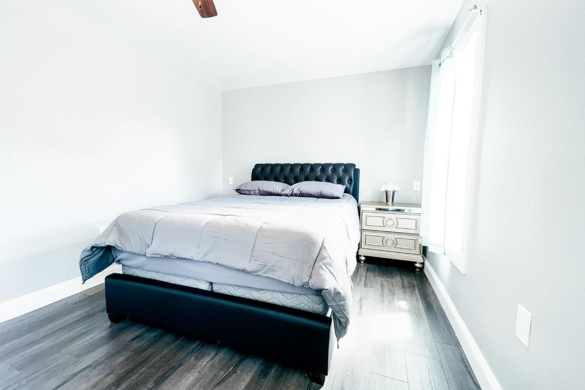 2 Homes, 1 Stay-7Br Niagara Falls Compound Экстерьер фото