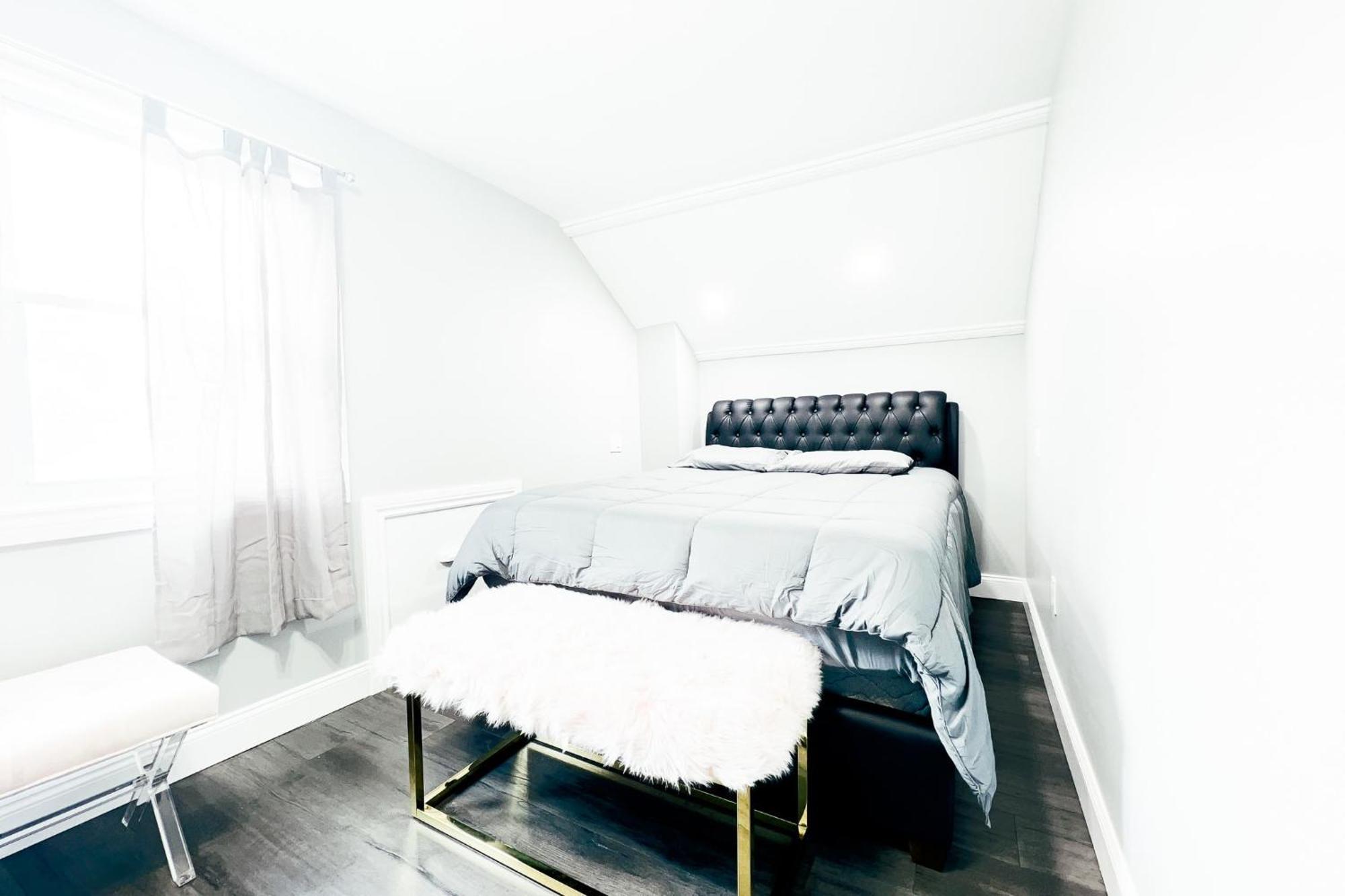 2 Homes, 1 Stay-7Br Niagara Falls Compound Экстерьер фото