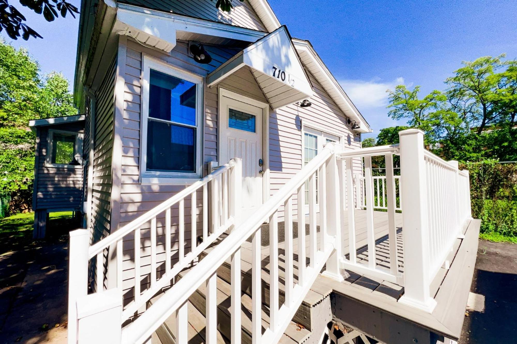 2 Homes, 1 Stay-7Br Niagara Falls Compound Экстерьер фото