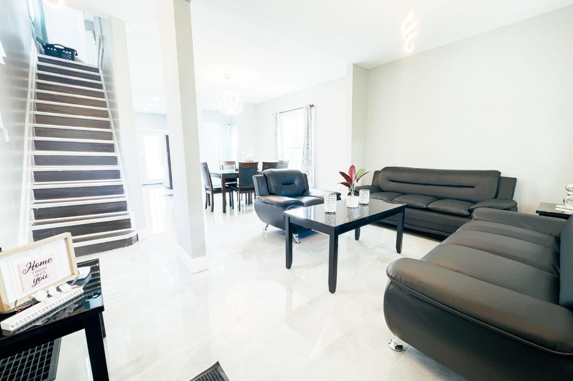 2 Homes, 1 Stay-7Br Niagara Falls Compound Экстерьер фото