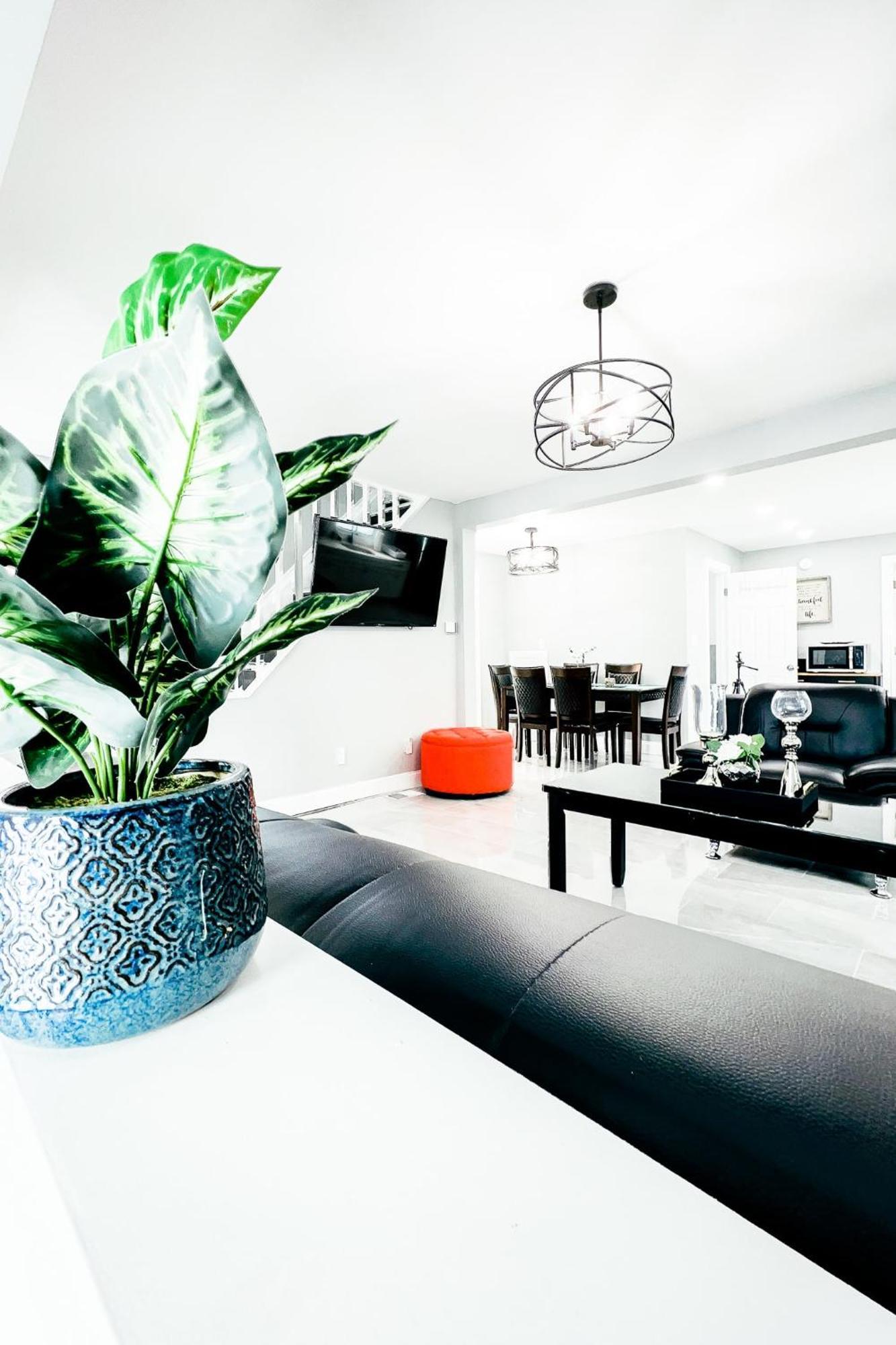 2 Homes, 1 Stay-7Br Niagara Falls Compound Экстерьер фото